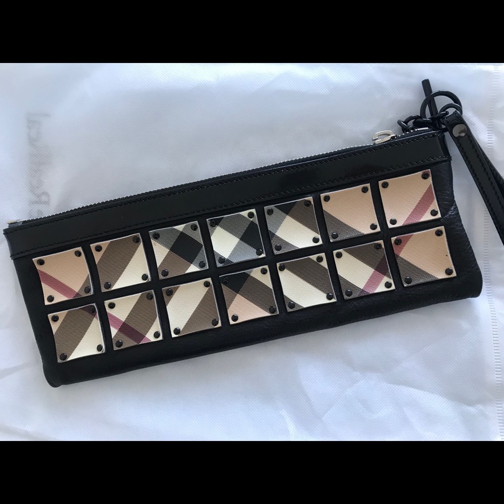 Burberry clutch